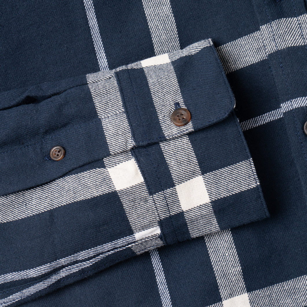 Kemeja Flannel